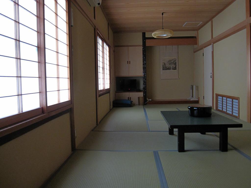 Manshuya Gujo Bagian luar foto